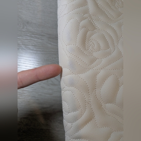 Betsey Johnson White Rose Quilted Faux Leather 3 Compartment Shoulder Tote Bag - Picture 14 of 14